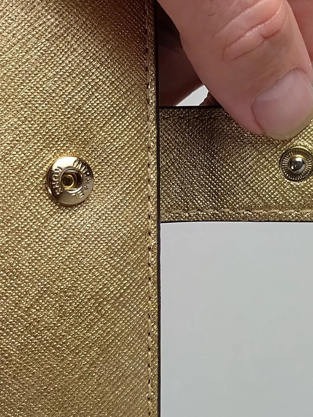 Michael Kors Jet Set Travel Medium Bifold Wallet Pale Gold Leather